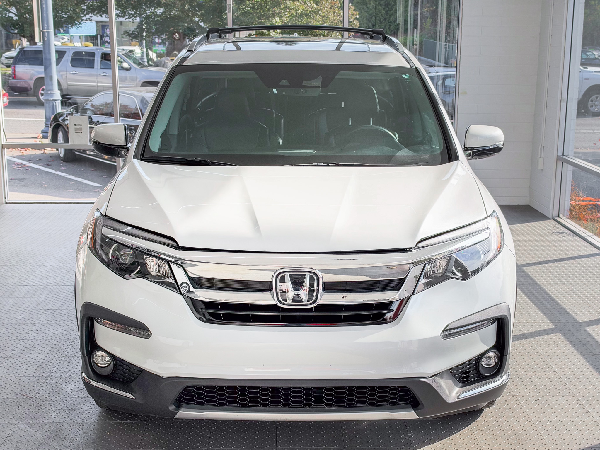 Used 2022 Honda Pilot AWD Touring image 2