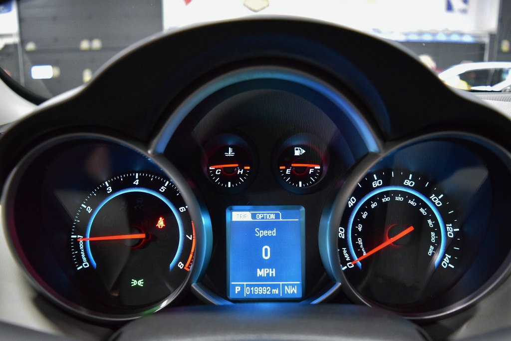 Used 2014 Chevrolet Cruze LT FWD image 25