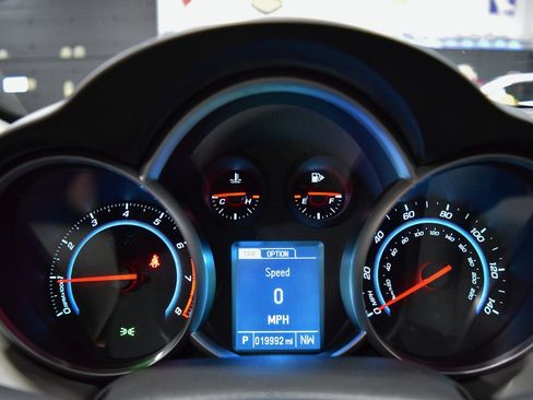 Used 2014 Chevrolet Cruze LT FWD image 25