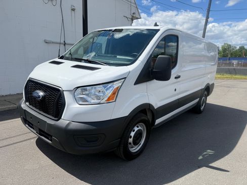 Used 2024 Ford Transit 150 Low Roof RWD image 3