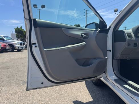 Used 2012 Toyota Corolla LE FWD image 22