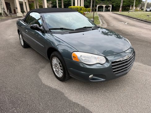 Used 2005 Chrysler Sebring Touring image 19