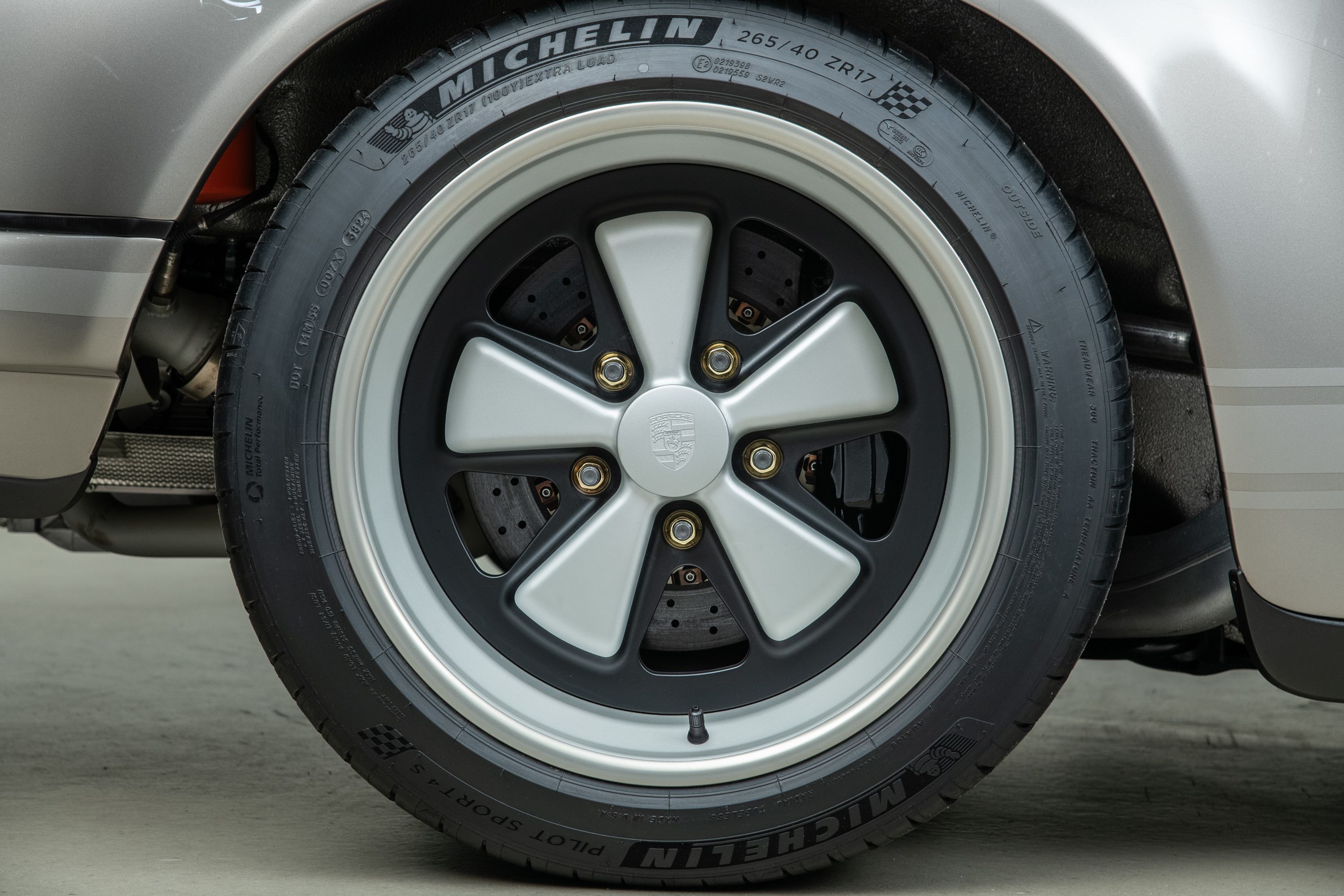 Used 1989 Porsche 911 Carrera RWD image 62