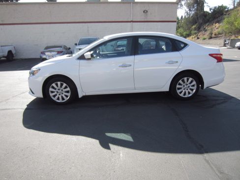 Used 2019 Nissan Sentra S w/ Electronics Package FWD image 2