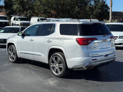 Used 2019 GMC Acadia Denali Ultimate image 4