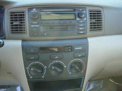 Used 2004 Toyota Corolla CE image 10