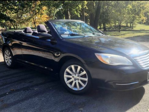 Used 2012 Chrysler 200 Touring image 2