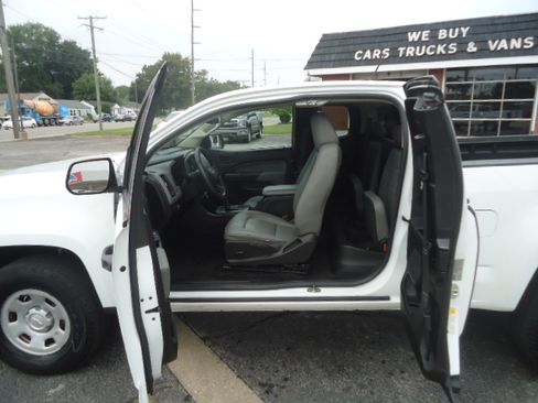 Used 2018 Chevrolet Colorado 2WD Extended Cab W/T image 6