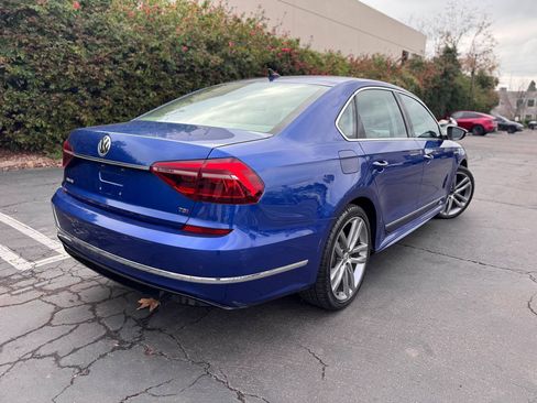 Used 2017 Volkswagen Passat 1.8T R-Line image 11