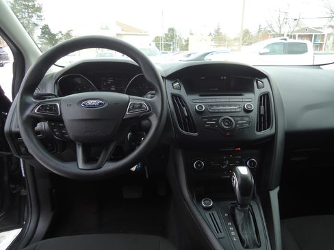 Used 2015 Ford Focus SE image 7