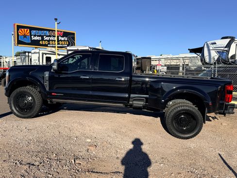 Used 2024 Ford F450 Platinum image 3