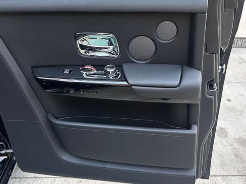 Used 2021 Rolls-Royce Phantom image 29