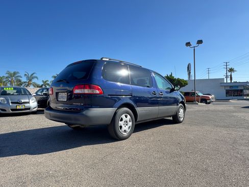 Used 2003 Toyota Sienna CE image 6