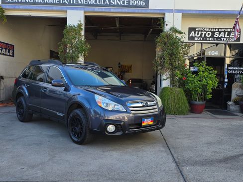 Used 2014 Subaru Outback 2.5i Premium image 2