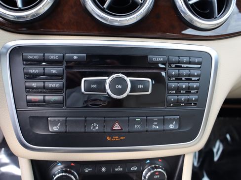 Used 2014 Mercedes-Benz CLA 250 image 28