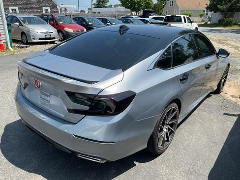 Used 2018 Honda Accord Sport image 8