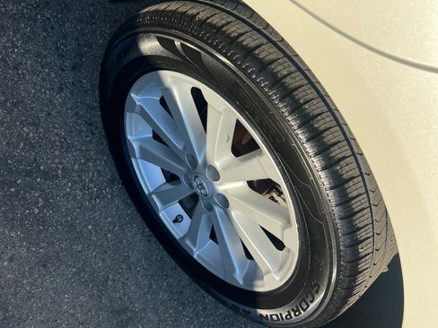 Used 2010 Toyota Venza UNAVAIL FWD image 13