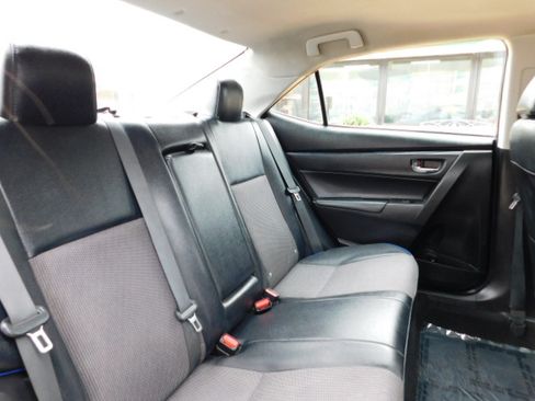 Used 2017 Toyota Corolla SE image 19