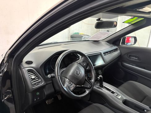 Used 2019 Honda HR-V FWD Sport image 10