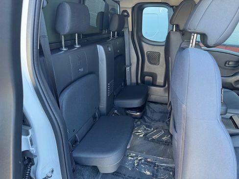 Used 2025 Nissan Frontier S image 21