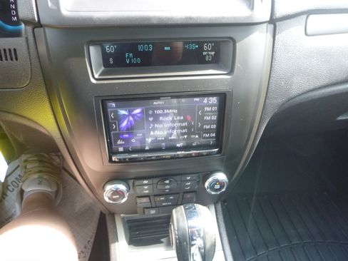 Used 2011 Ford Fusion SEL V6 FWD image 25