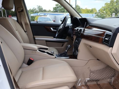 Used 2012 Mercedes-Benz GLK 350 image 17
