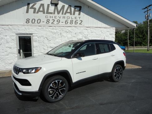 Used 2023 Jeep Compass 4WD Limited image 8