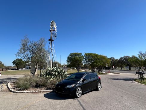 Used 2013 Ford Focus ST image 1