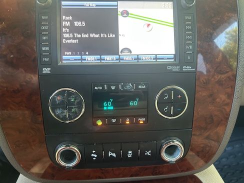 Used 2012 Chevrolet Tahoe 4WD LTZ image 17