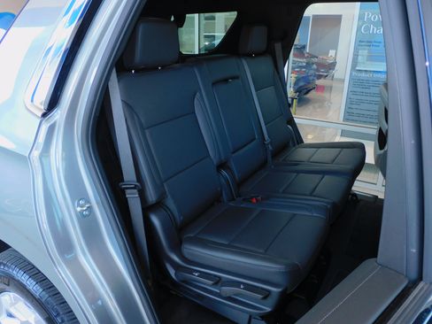 Used 2025 Chevrolet Tahoe 4WD LT image 27
