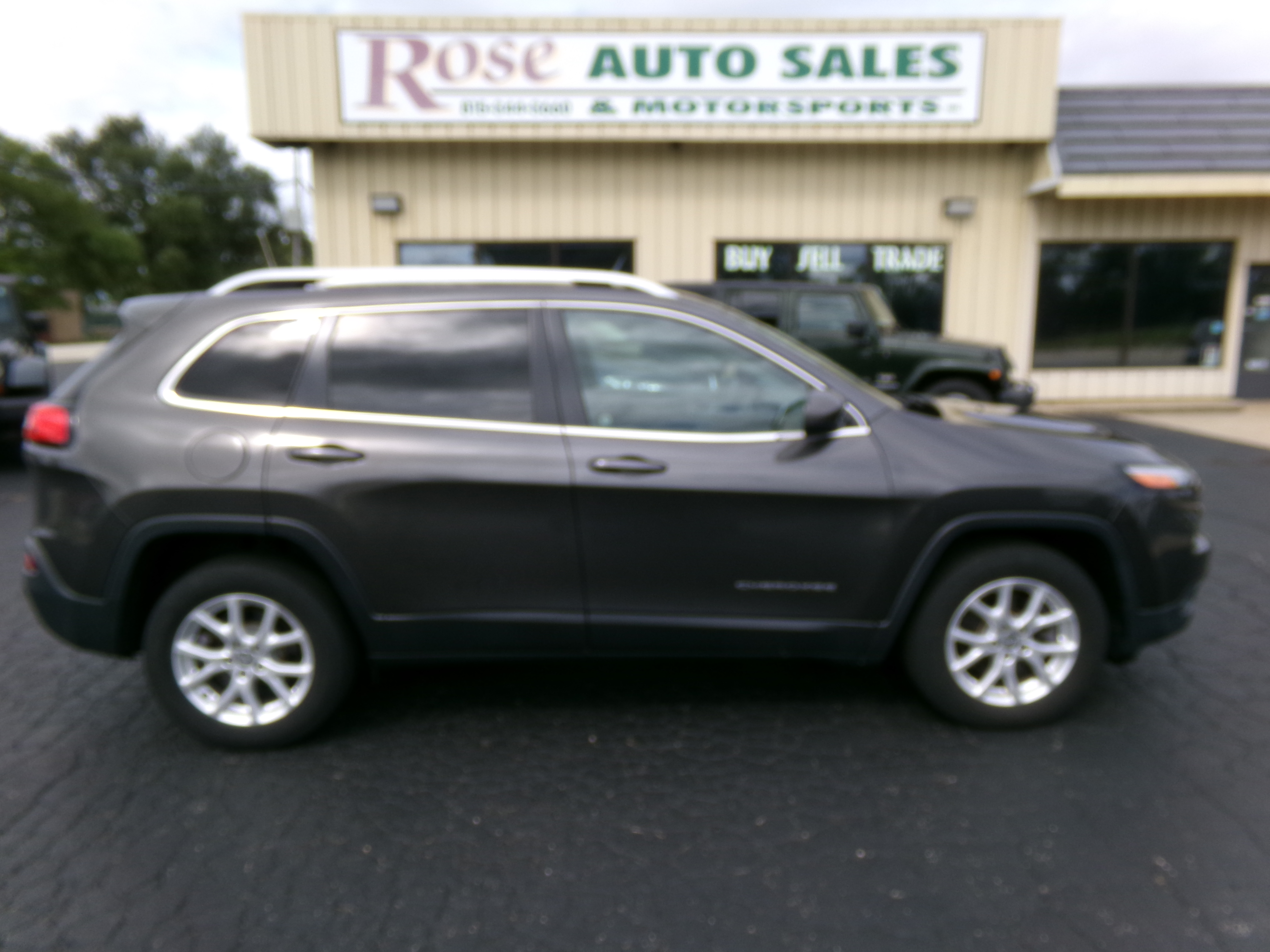 Used 2016 Jeep Cherokee 4WD Latitude image 6