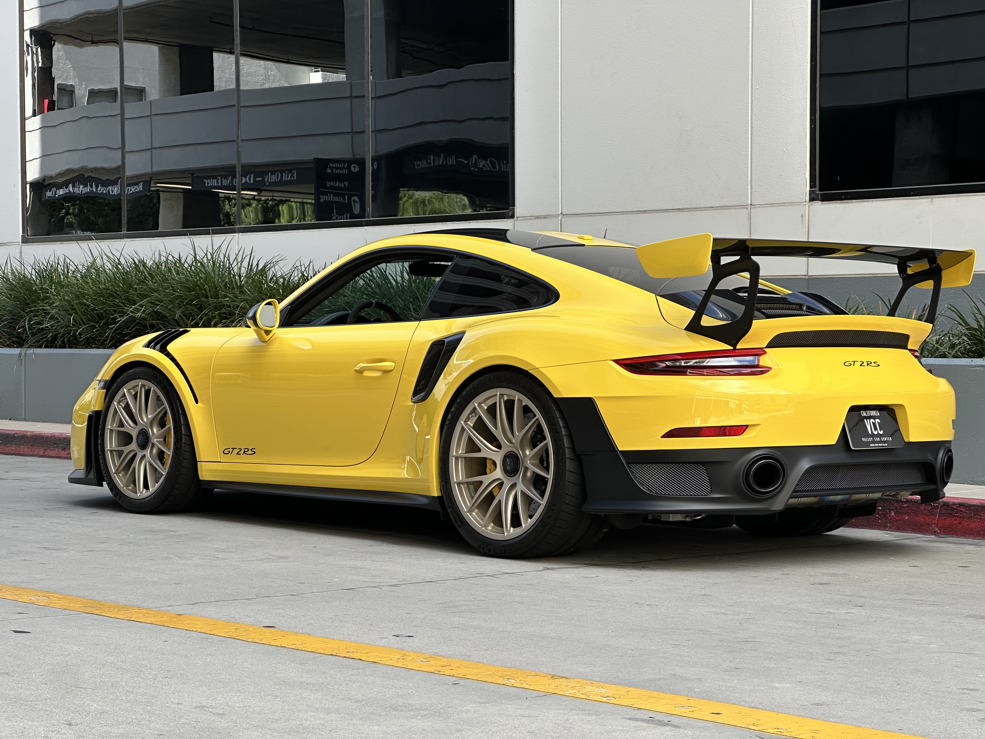 Used 2018 Porsche 911 GT2 RS Coupe RWD image 8