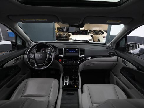 Used 2017 Honda Pilot Touring image 19