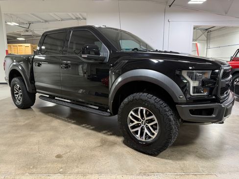 Used 2018 Ford F150 4x4 Crew Cab Raptor image 2