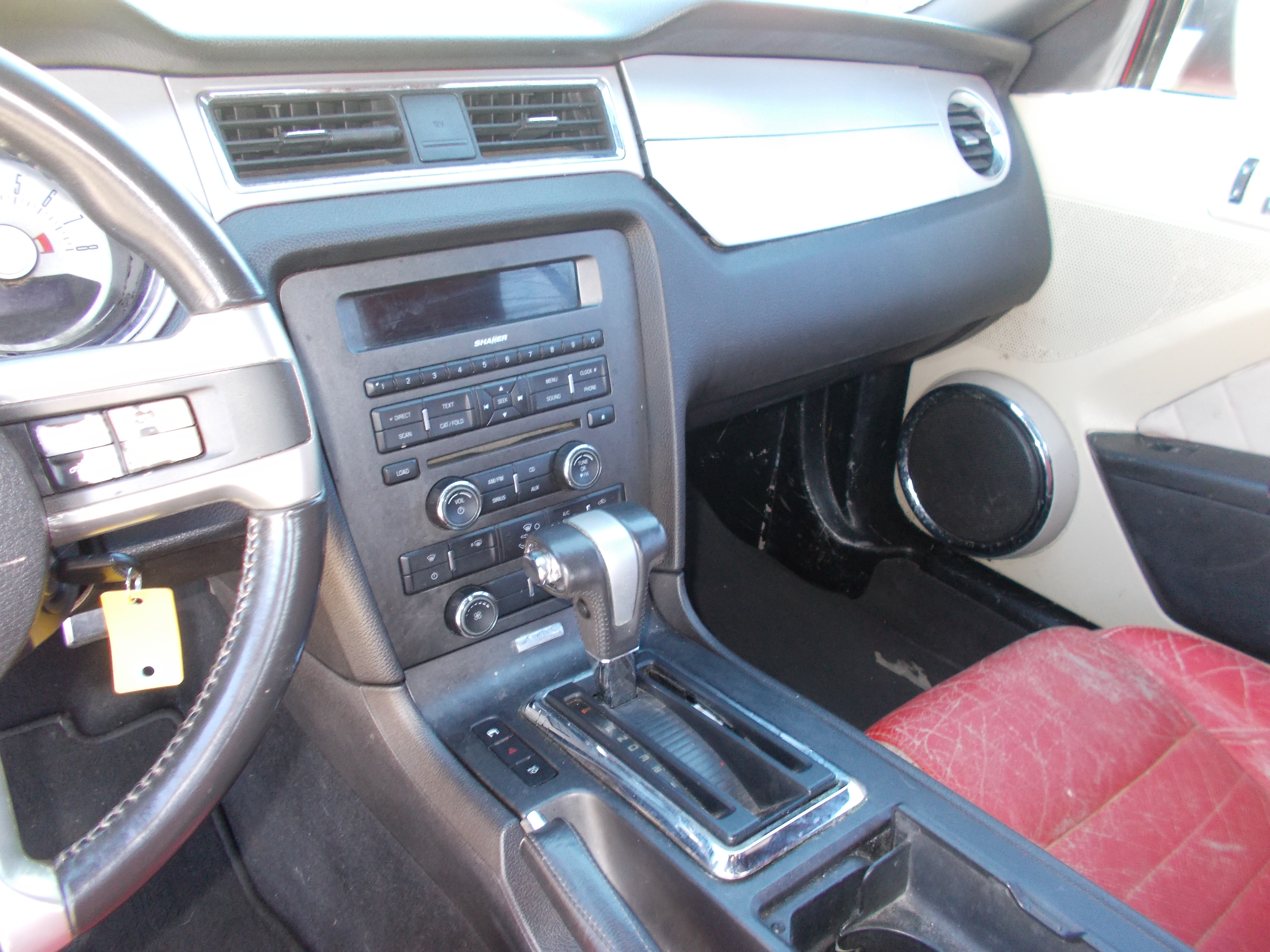 Used 2010 Ford Mustang Convertible RWD image 8