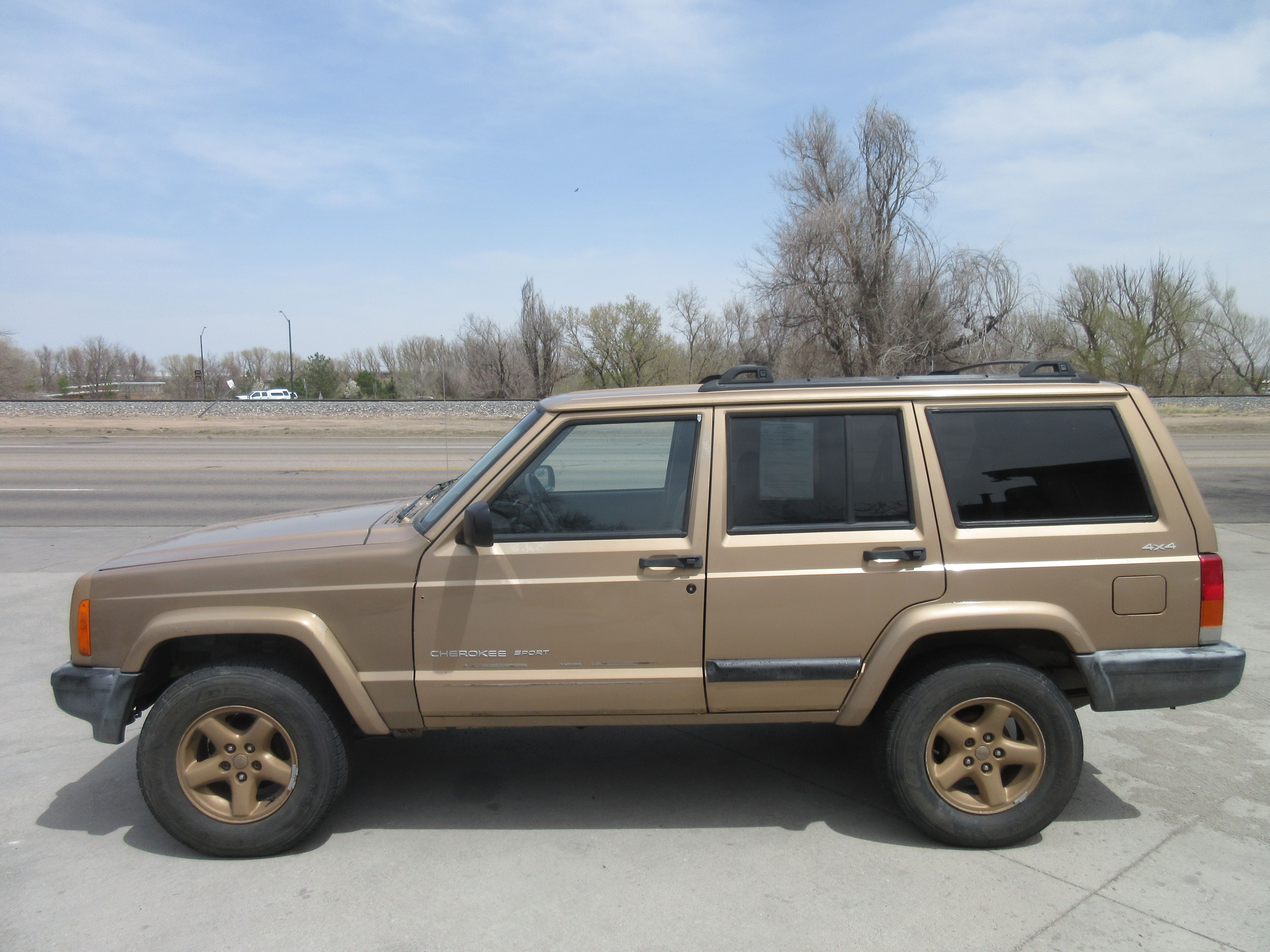 Used 2000 Jeep Cherokee Sport AWD/4WD image 1
