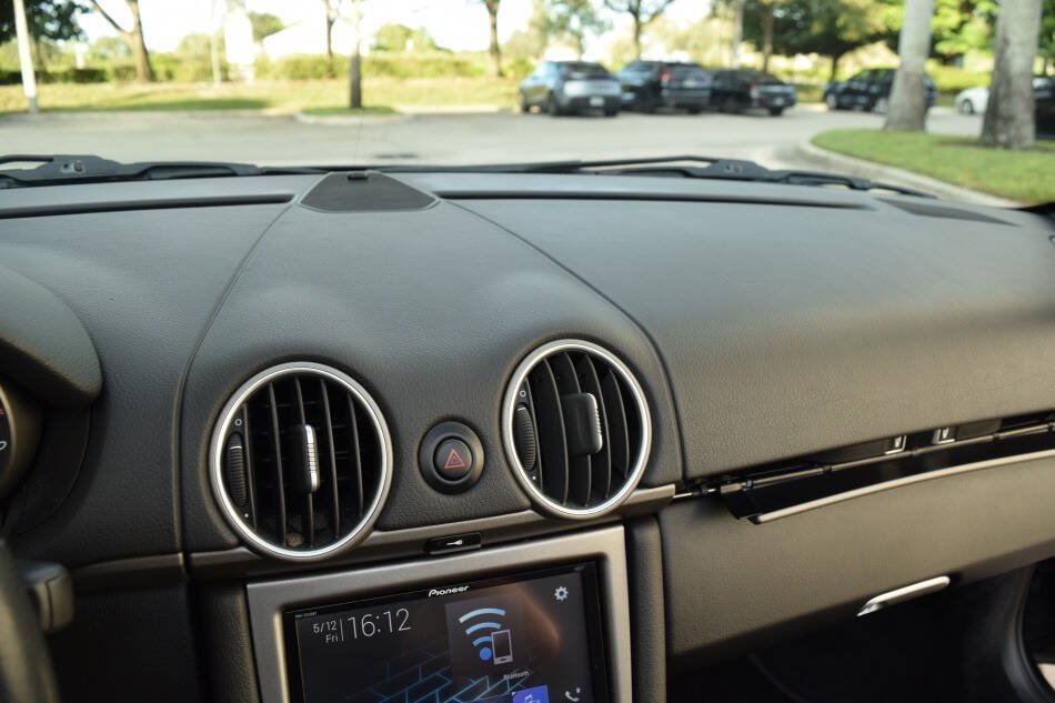 Used 2006 Porsche Boxster RWD image 65