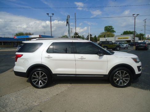 Used 2016 Ford Explorer 4WD XLT image 1