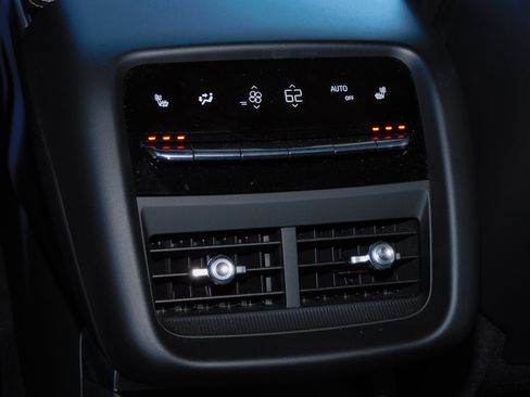 Used 2024 Cadillac Lyriq Luxury image 29