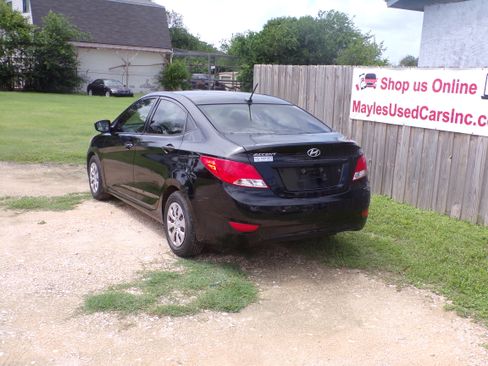 Used 2016 Hyundai Accent SE Sedan FWD image 3