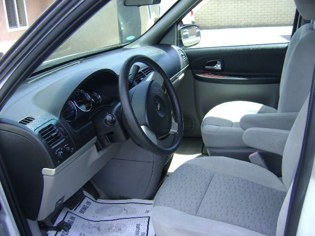 Used 2008 Chevrolet Uplander LS Minivan 4D FWD image 9