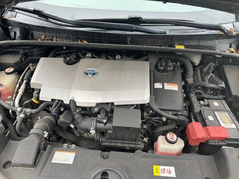 Used 2016 Toyota Prius Four image 9