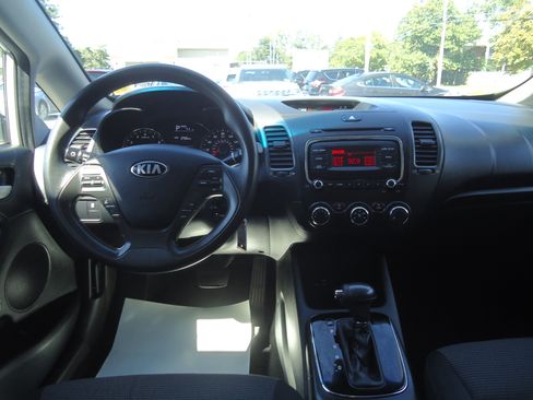 Used 2018 Kia Forte LX Sedan FWD image 7
