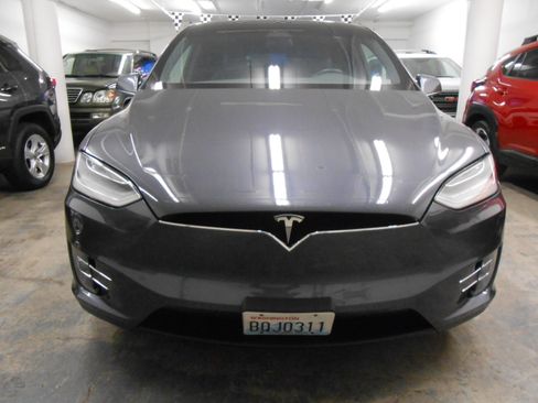 Used 2019 Tesla Model X Performance AWD/4WD image 3