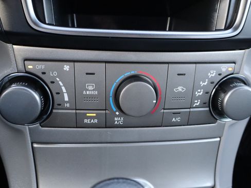 Used 2013 Toyota Highlander LE Plus image 26