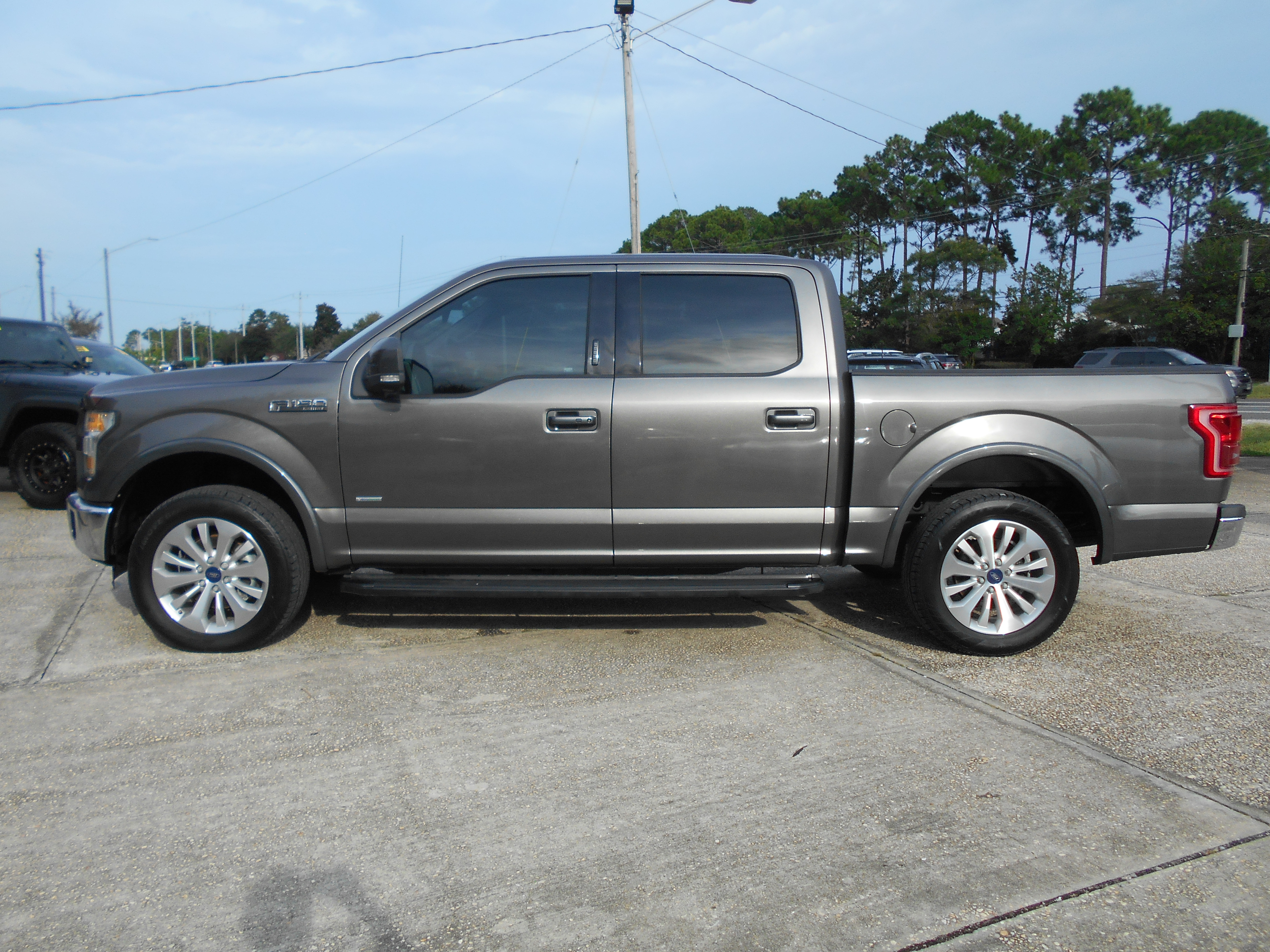 Used 2016 Ford F150 Lariat RWD image 4