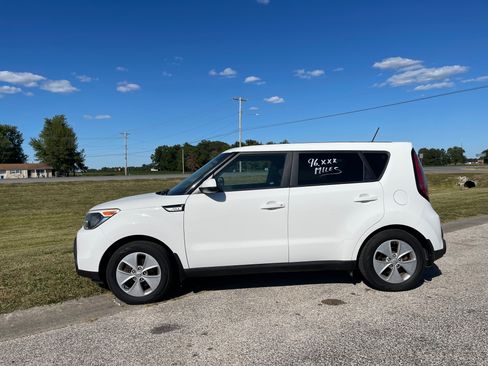 Used 2015 Kia Soul image 2