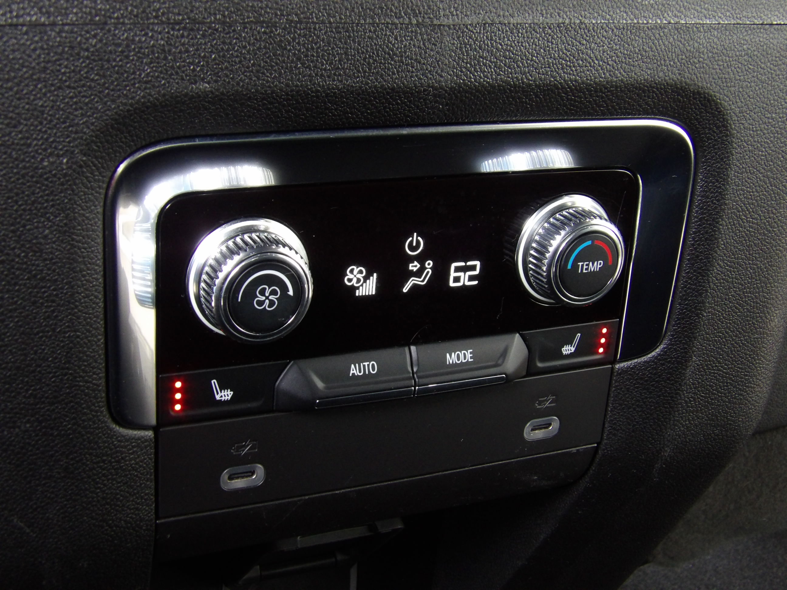 Used 2024 GMC Yukon XL 2WD SLT image 21
