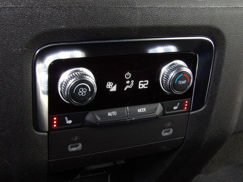 Used 2024 GMC Yukon XL 2WD SLT image 21
