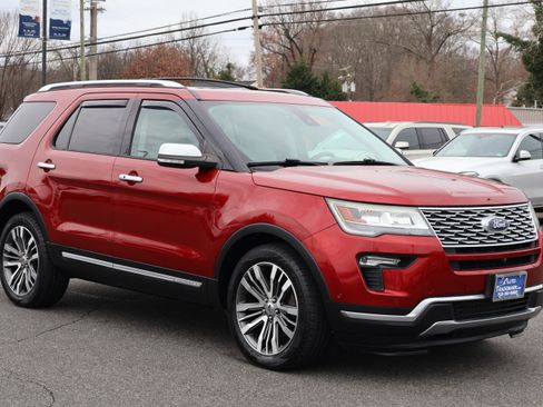 Used 2018 Ford Explorer Platinum image 11